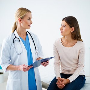 Девушка на приеме у нарколога